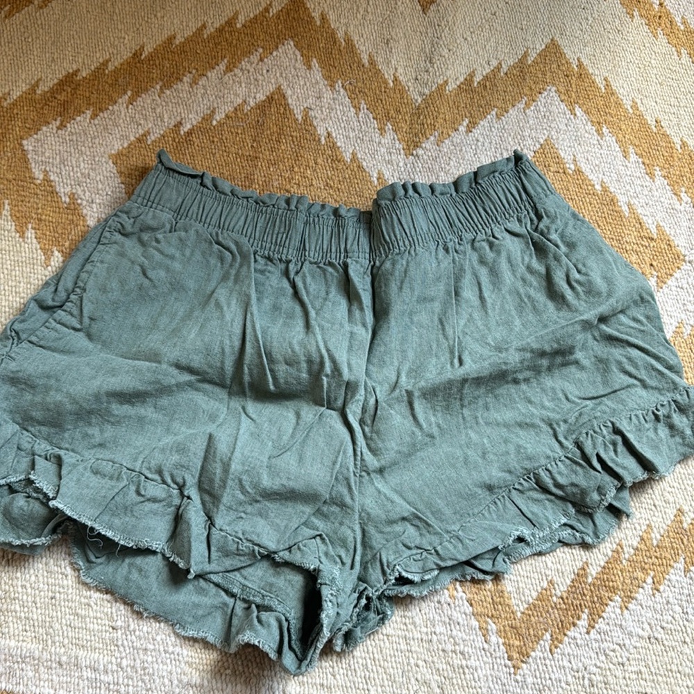 NWOT Linen Arie Shorts